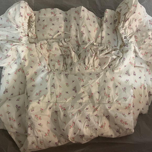 HOUSE OF CB 'Tallulah' White Floral Puff Sleeve Midi Dress - Picture 4 of 7